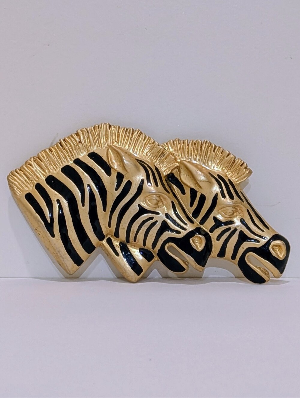 EUC 80s Doreen Ryan Runway Series Gold Plated Enameled Zebra Heads Brooch